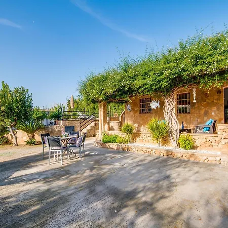Casa de Férias Spacious With Garden Alcúdia